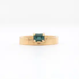 0.50 ct Horizontal Emerald-Cut Gradient Sapphire Monolith Ring