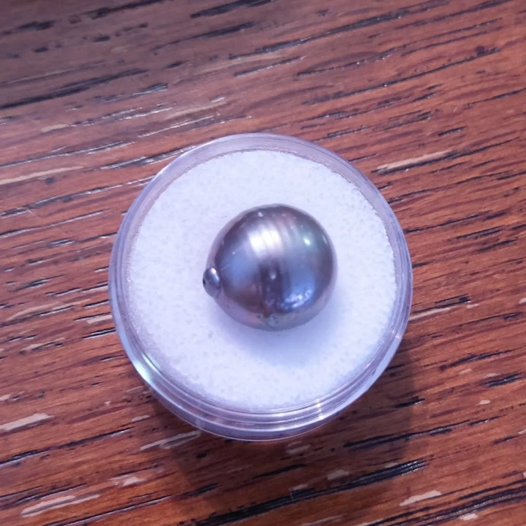 13.61ct TAHITIAN PEARL EXCELLENT COLOR