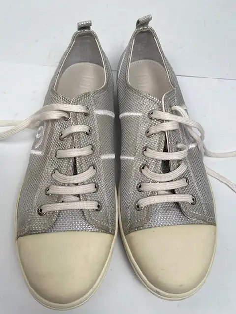 Chanel 10C, 2010 Cruise Resort Silver Metallic Canvas Woven CC Logo Tennis Shoes EU 41 US 10/11