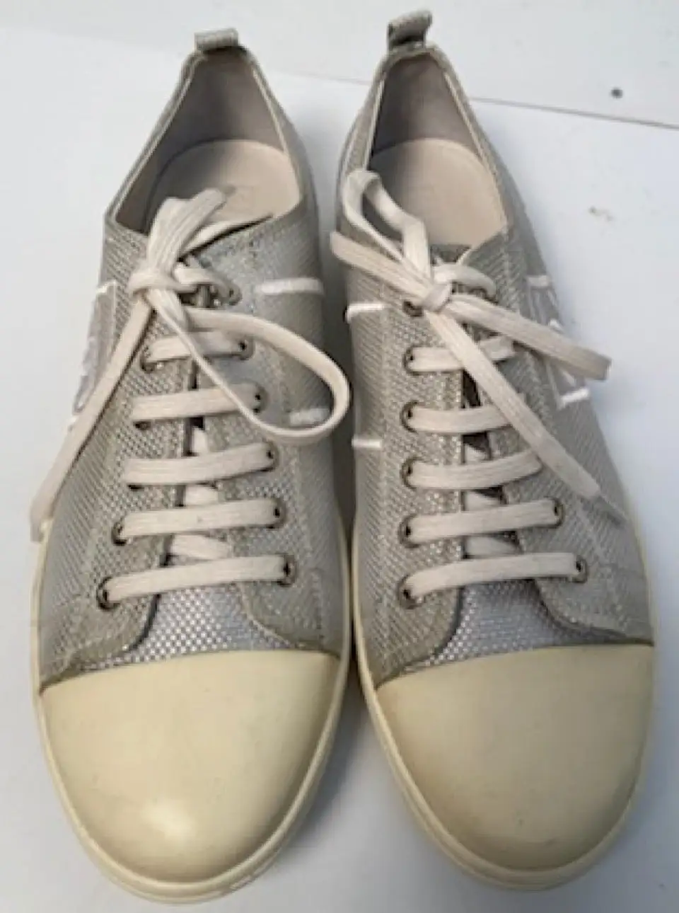 Chanel 10C, 2010 Cruise Resort Silver Metallic Canvas Woven CC Logo Tennis Shoes EU 41 US 10/11