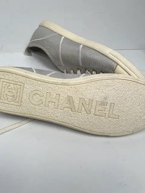 Chanel 10C, 2010 Cruise Resort Silver Metallic Canvas Woven CC Logo Tennis Shoes EU 41 US 10/11