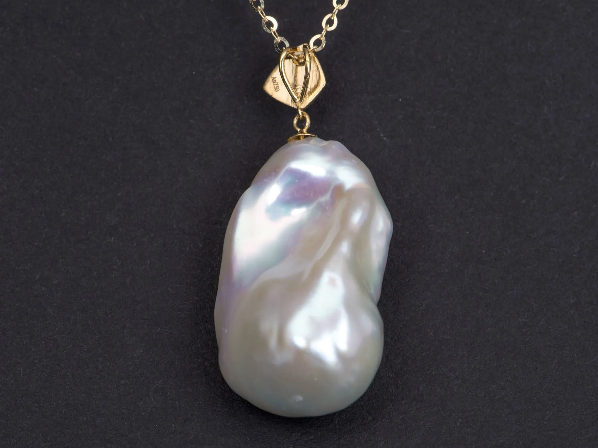 Natural Flameball Pearl Pendant with 18K Gold Bail R4257