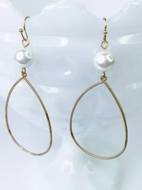 Pearl and Gold Teardrop Earring