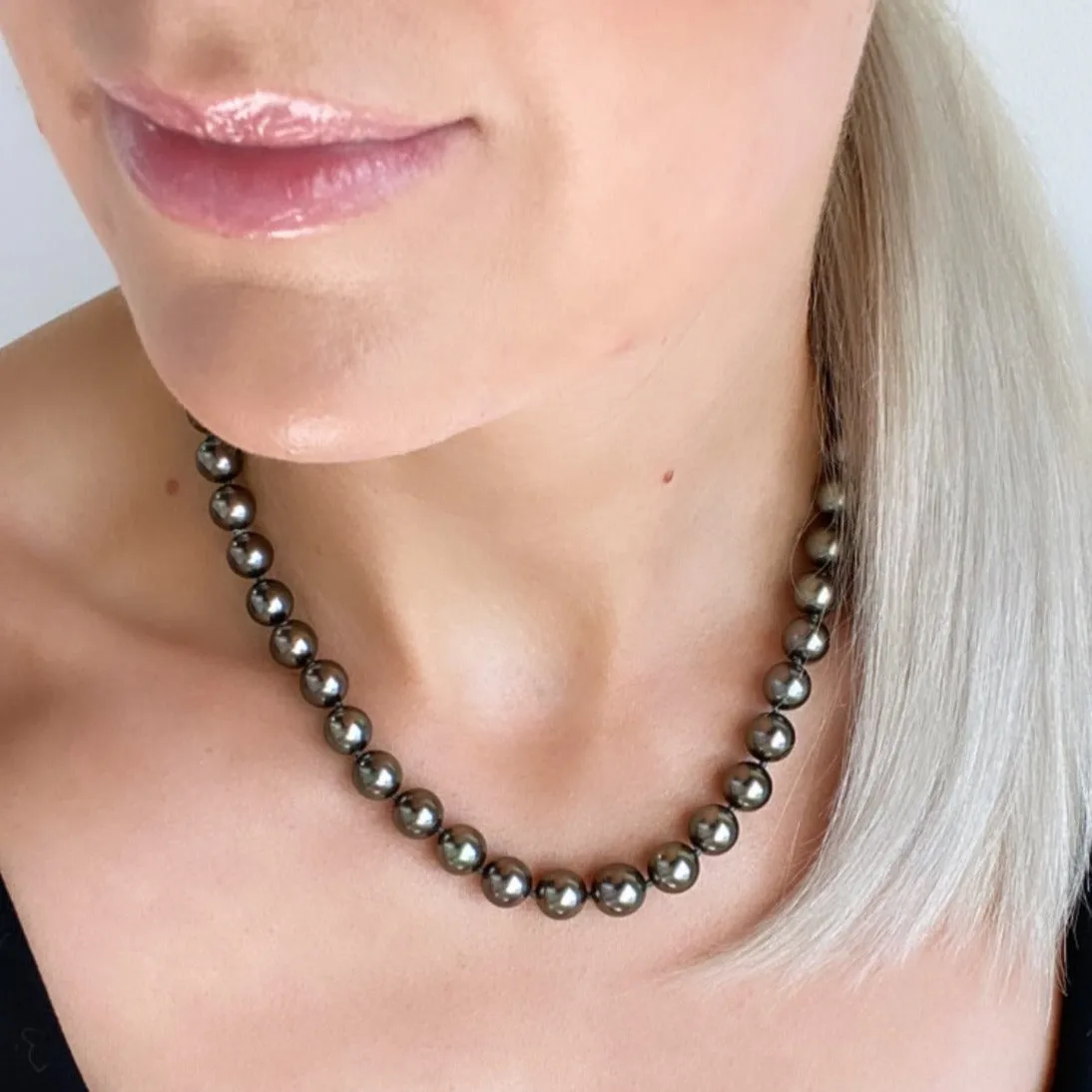 Royal Pearl Tahitian Pearl Ball Clasp Necklace