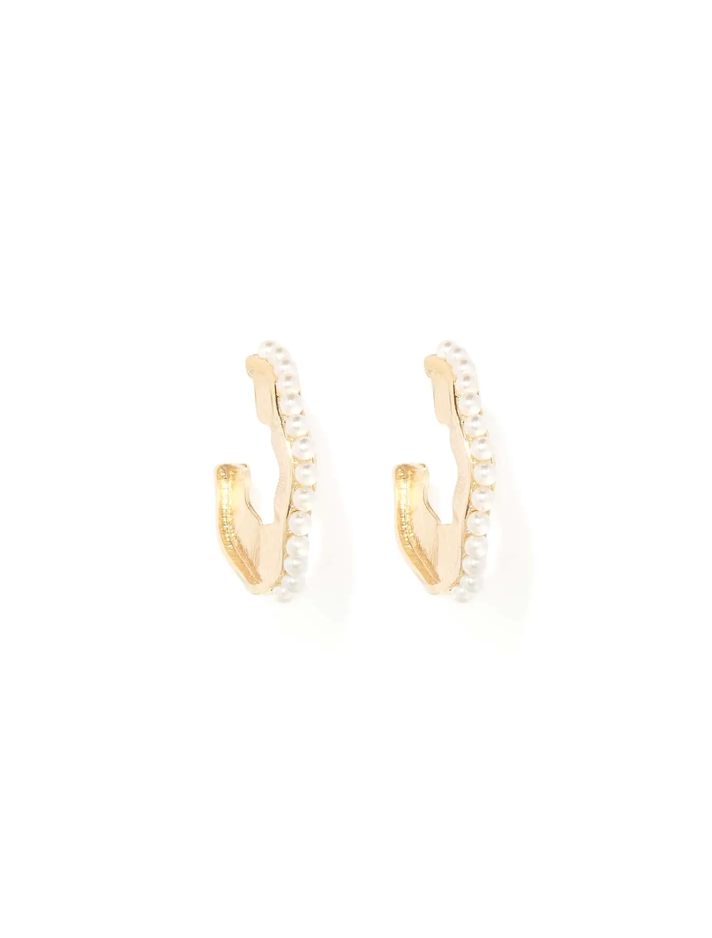 Signature Hailee Wavy Pearl Hoop Earrings