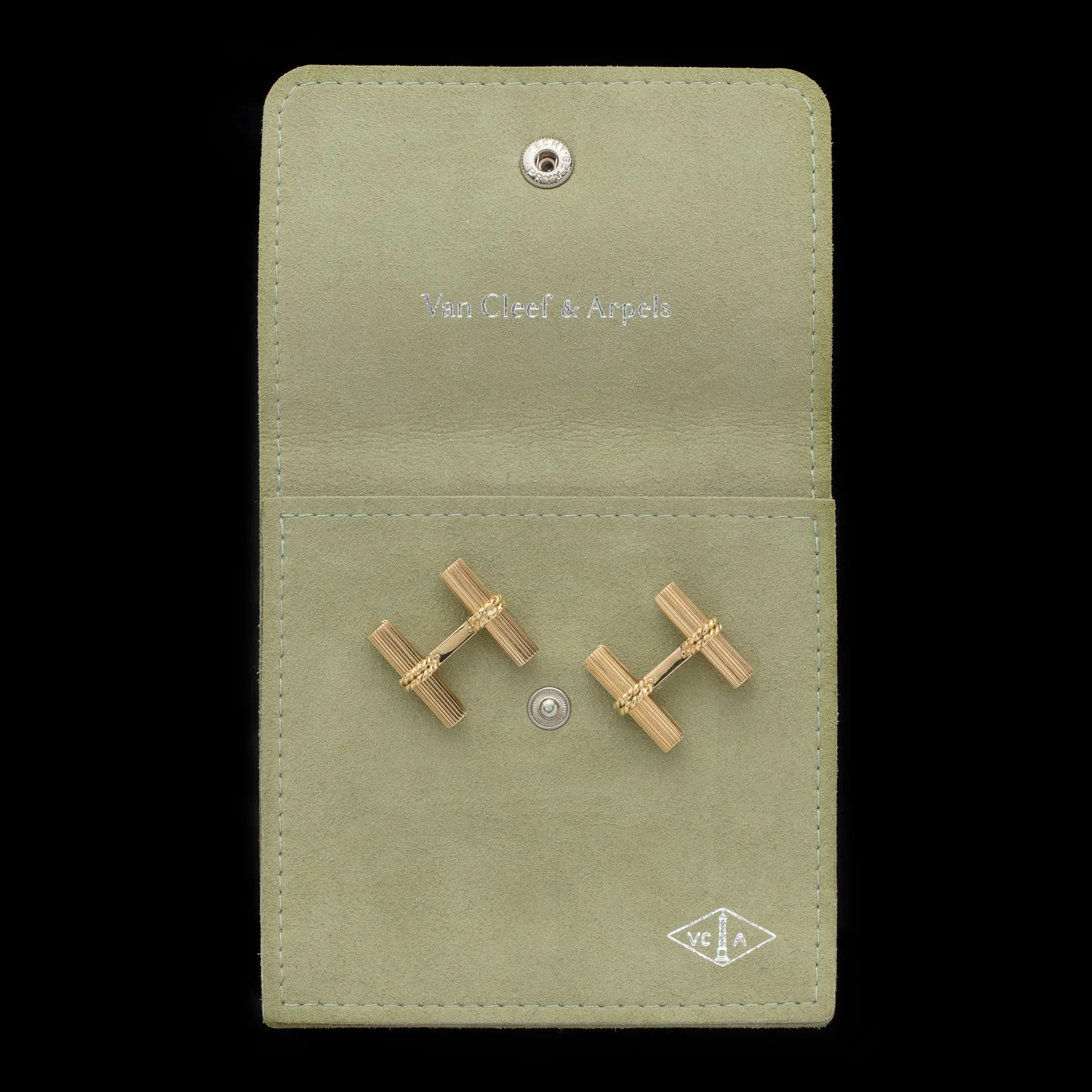 Van Cleef & Arpels 18k Gold Cufflinks